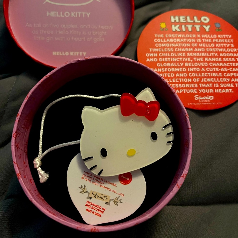 Hello Kitty x Erstwilder Head with Bow Brooch Sanrio Pin